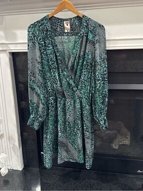 Ali Ro Wrap Mini Dress size 10 Silk feminine boho cocktail garden party summer